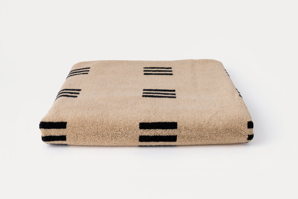 Organic Cotton Bath Towel in Sand & Noir