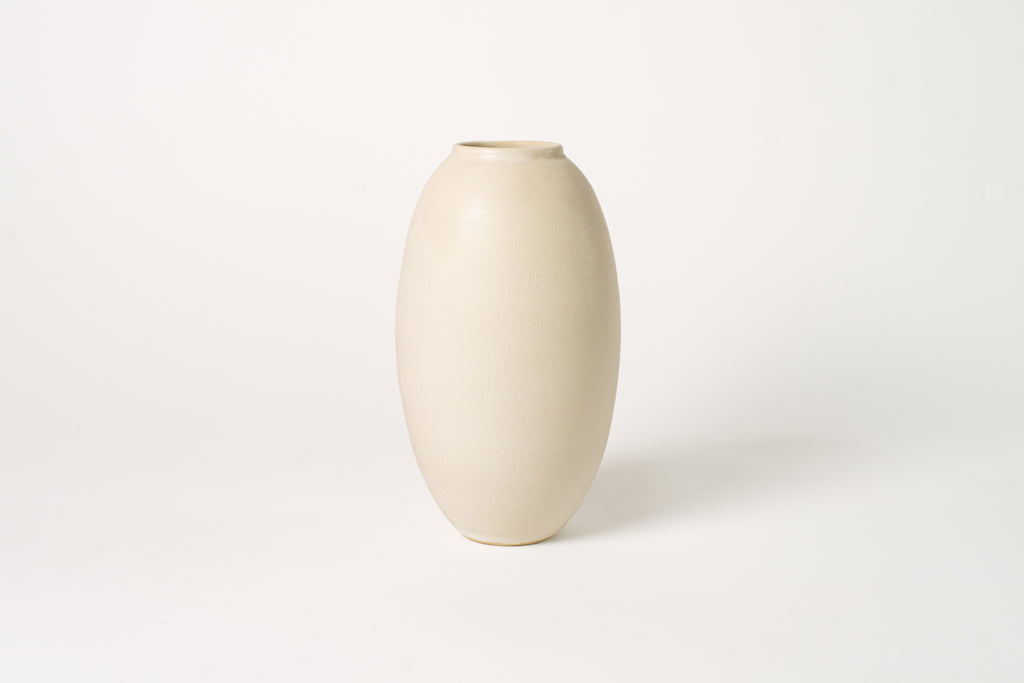 Egg Vase in Ivory Crackle
