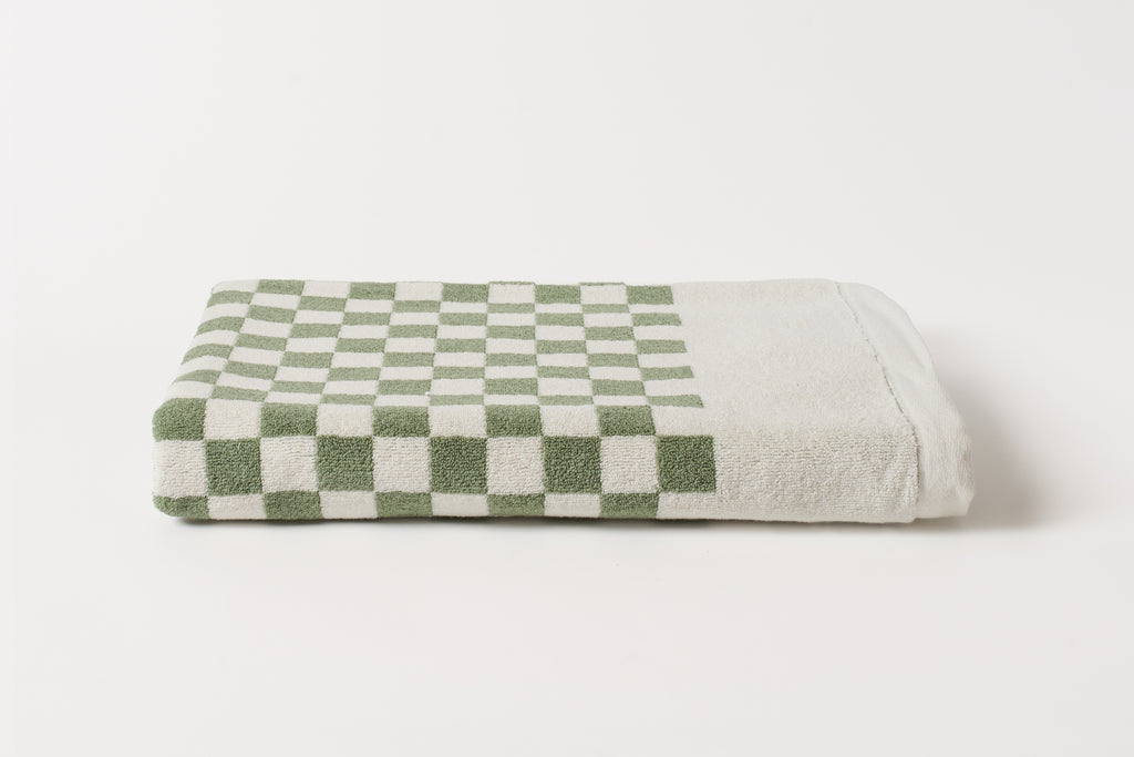 Organic Cotton Pool Towel in Sage/Chalk