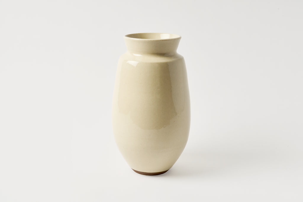 Poppy Vase in Bone C.