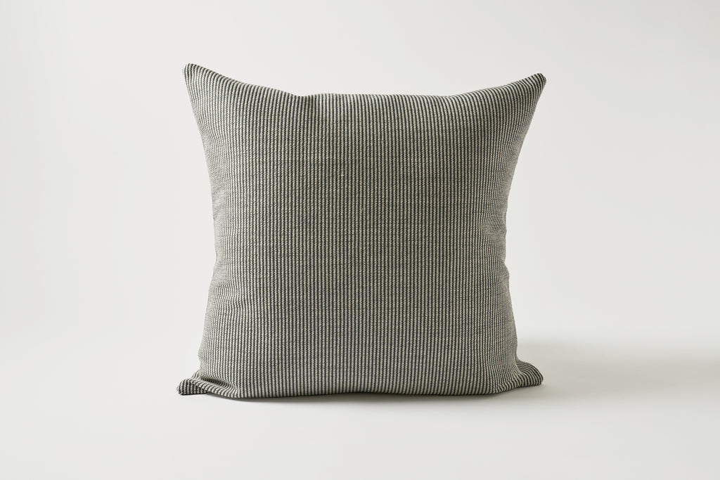 Fuse 0131 Pillow 20 x 20