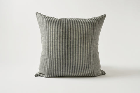 Fuse 0131 Pillow 20 x 20