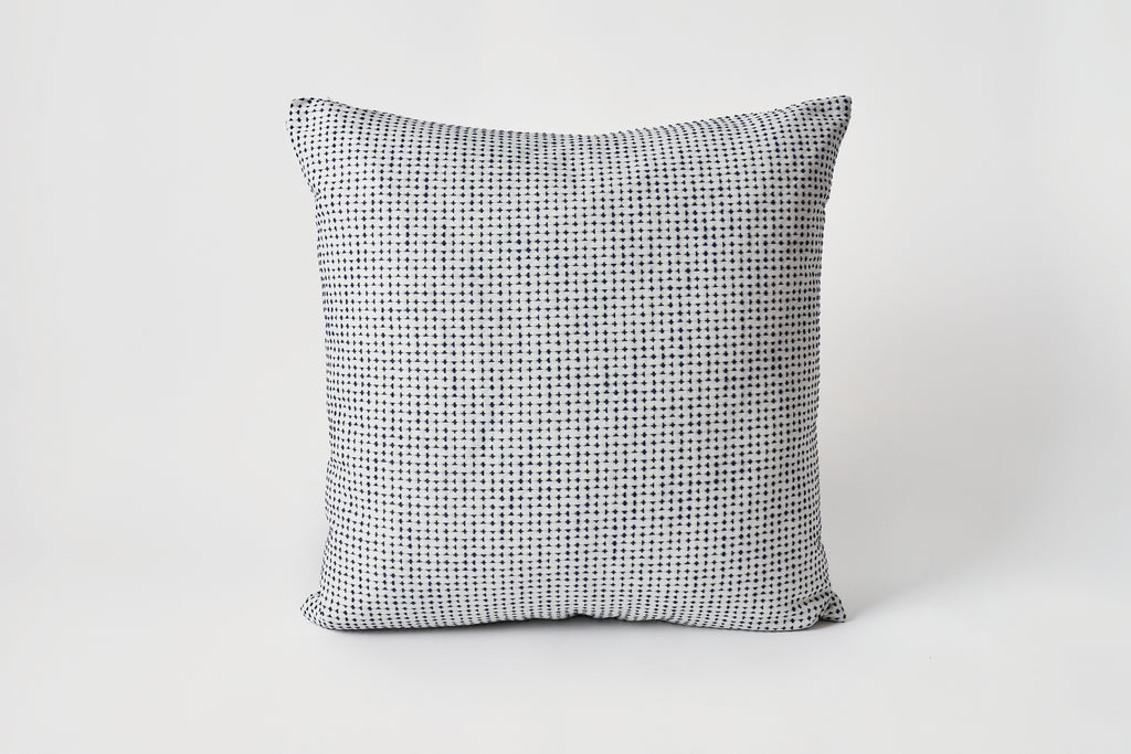 Briar in Snow/Navy Pillow 20 x 20
