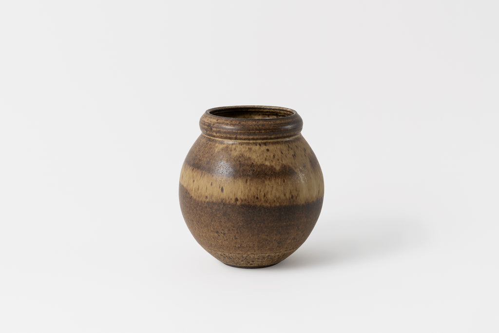 Round Vase in Live Oak