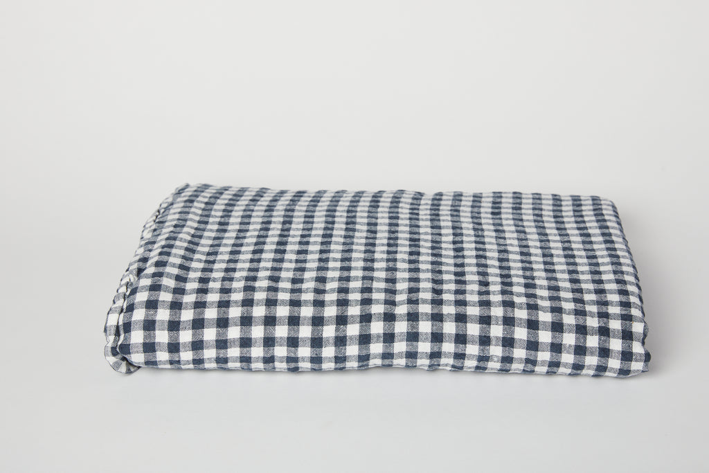 Anthracite Gingham 63 x 118 Tablecloth