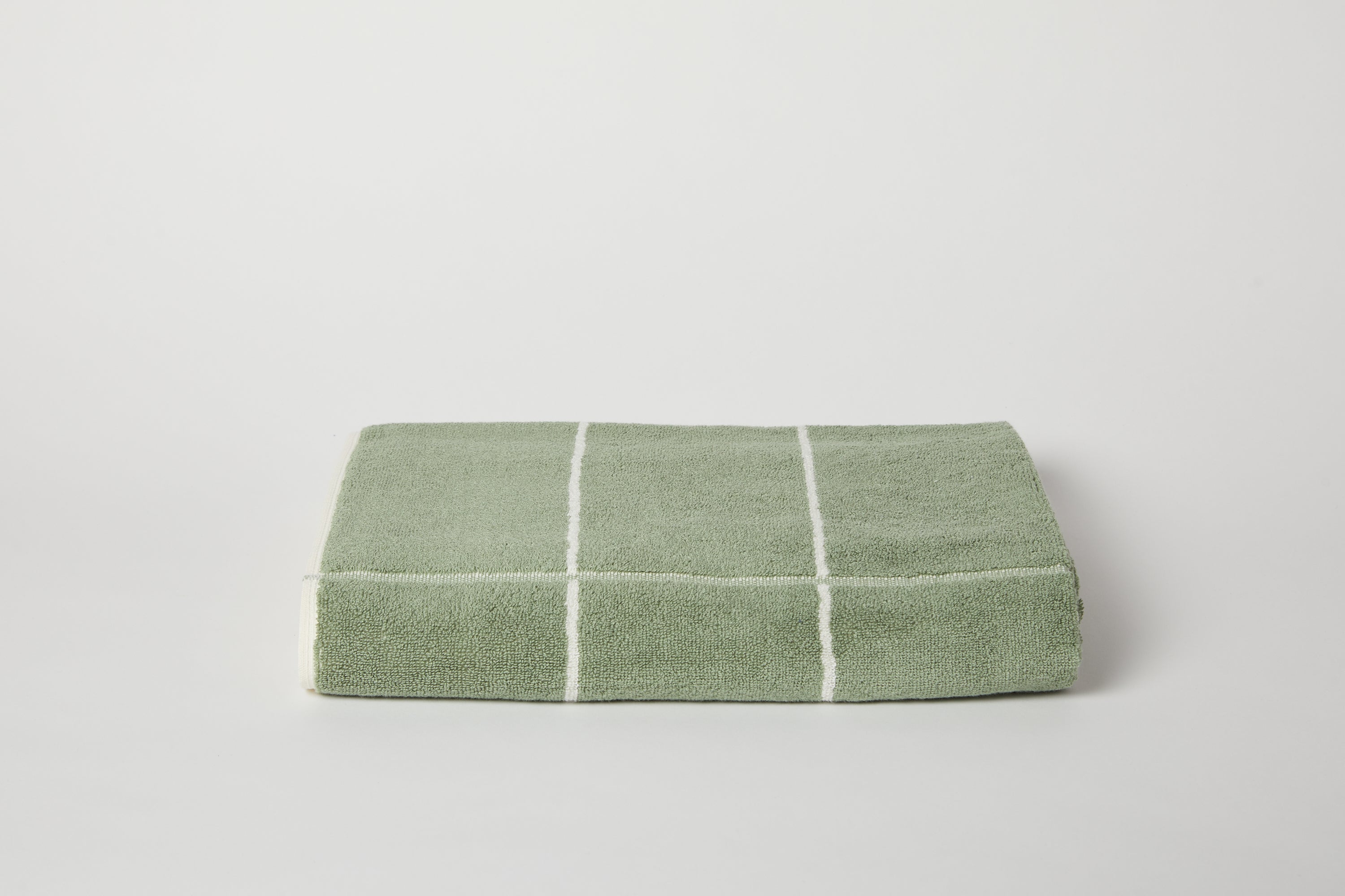 Organic Cotton Bath Towel in Sage/Chalk – The Primary Essentials